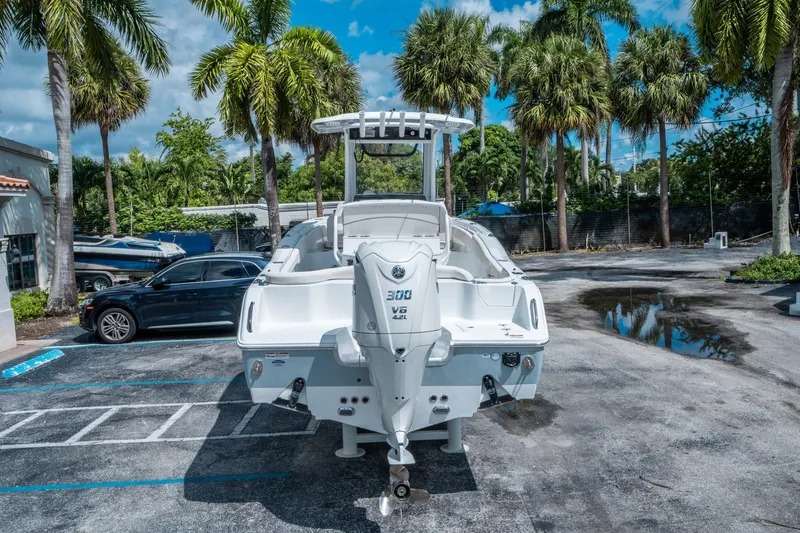 Slide: The Image of Sea Hunt Ultra 255 SE 2026 - 3