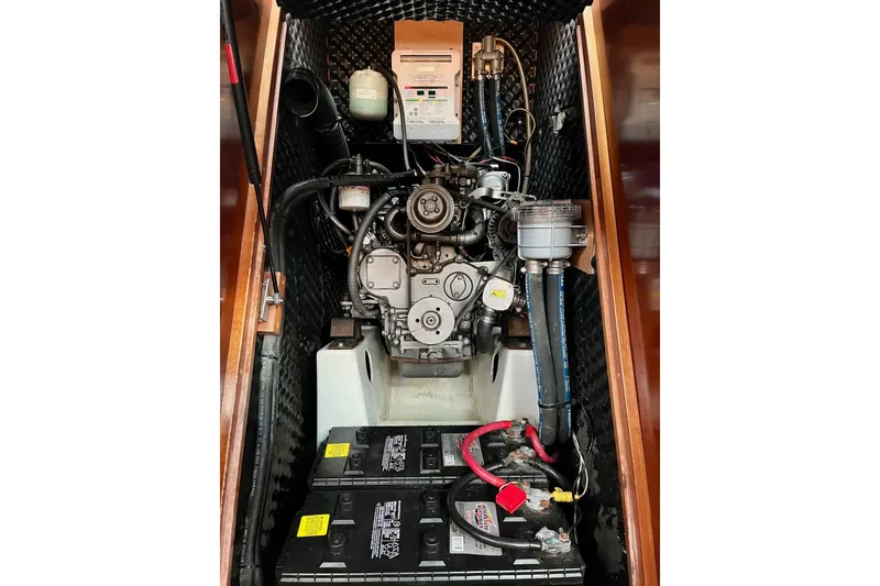 Slide: The Image of AC power center panel on 2006 Beneteau Oceanis Clipper 423 yacht interior. - 23