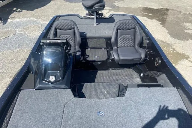 Slide: The Image of 2026 iKon VLX 20 boat interior with dual seats and modern design. - 6