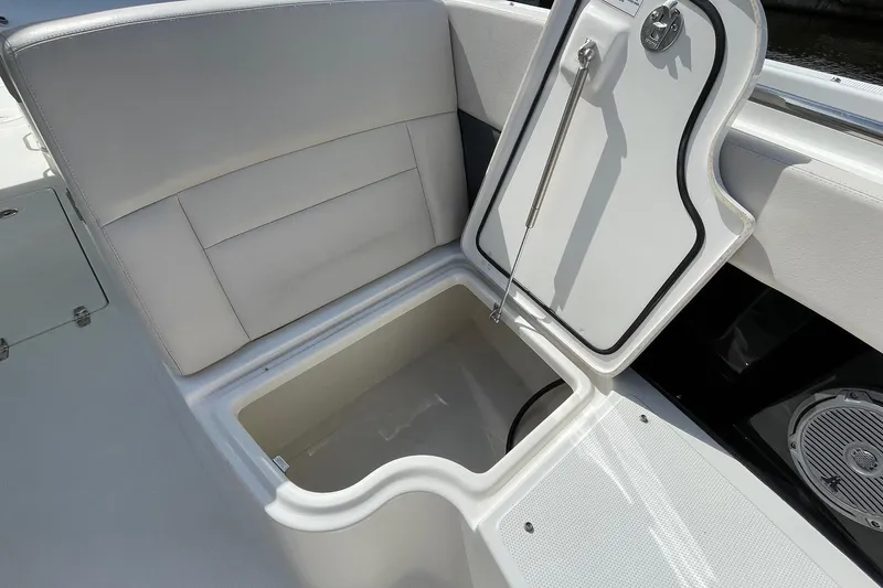Slide: The Image of Boston Whaler 27 DC- Storage - 23