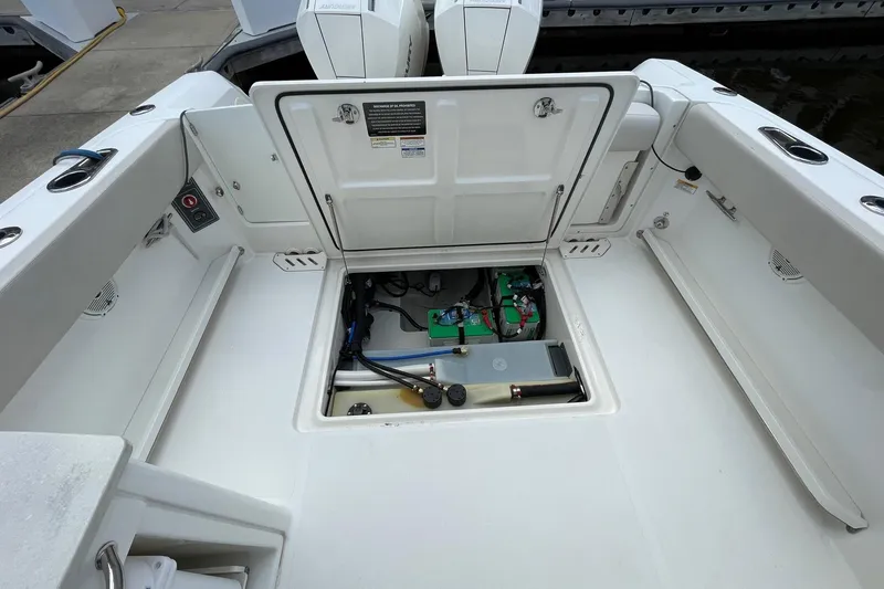 Slide: The Image of Boston Whaler 27 DC- Storage - 26