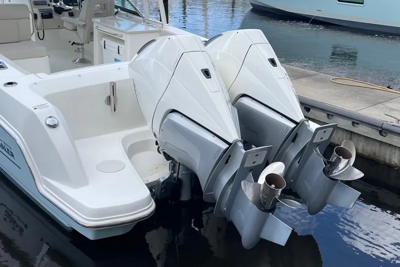 Slide: The Image of Boston Whaler 27 DC- Engines - 3