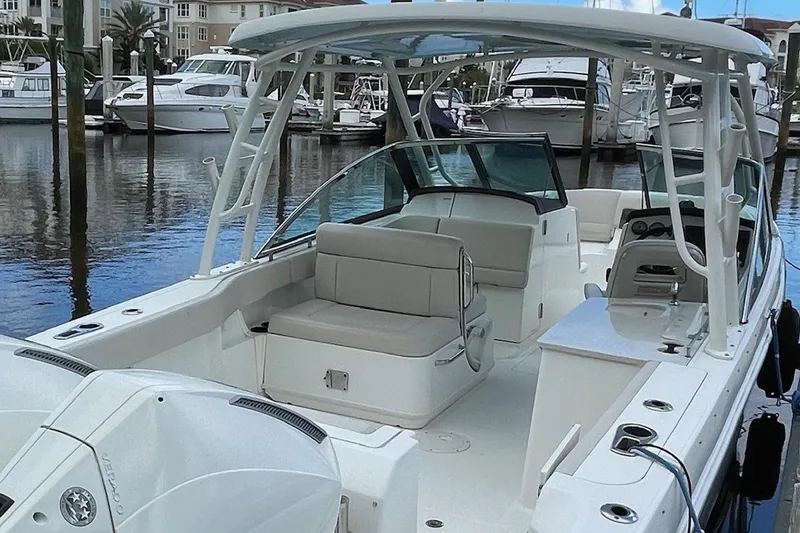 Slide: The Image of Boston Whaler 27 DC- Cockpit - 5