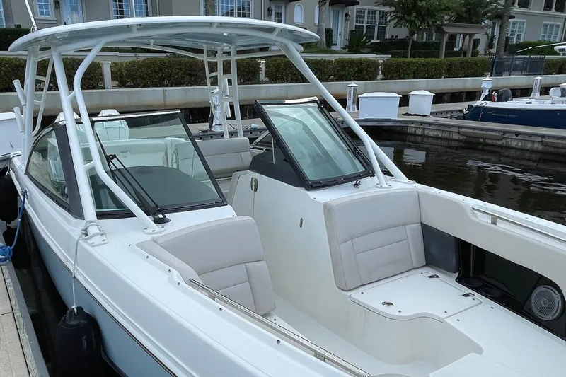 Slide: The Image of Boston Whaler 27 DC- Dual Console - 7