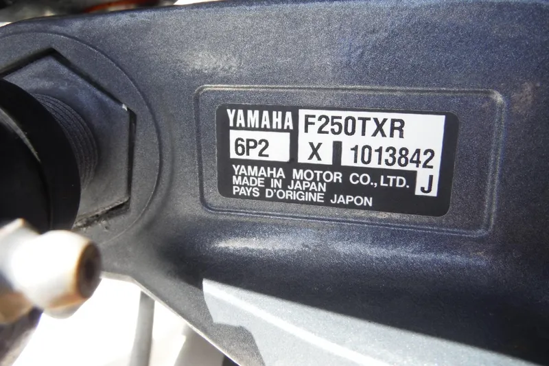 Slide: The Image of Yamaha F250TXR engine label on 2007 Robalo R227 Dual Console boat. - 36