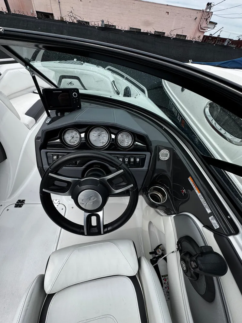 Slide: The Image of Monterey 224FS 2017 - 17