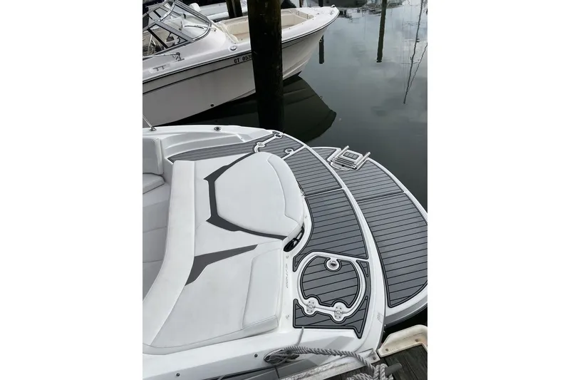 Slide: The Image of Monterey 224FS 2017 - 9