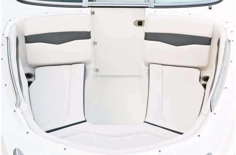 Slide: The Image of Chaparral 246 SSi 2019 - 12