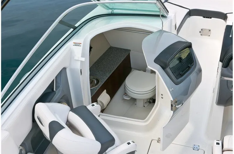 Slide: The Image of Chaparral 246 SSi 2019 - 16