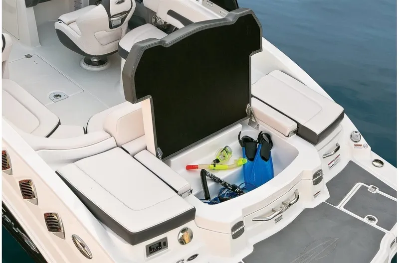 Slide: The Image of Chaparral 246 SSi 2019 - 22