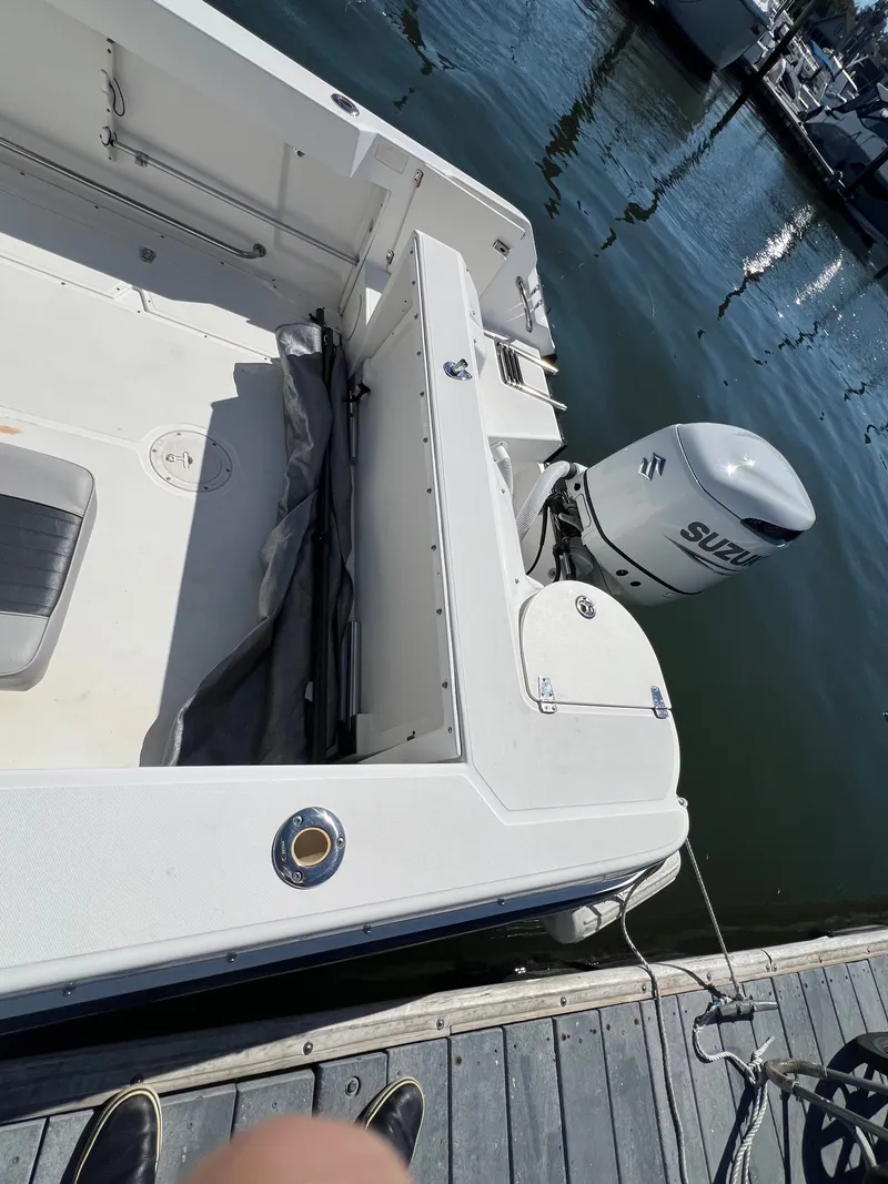 Slide: The Image of Boston Whaler 210 Ventura 2004 - 12