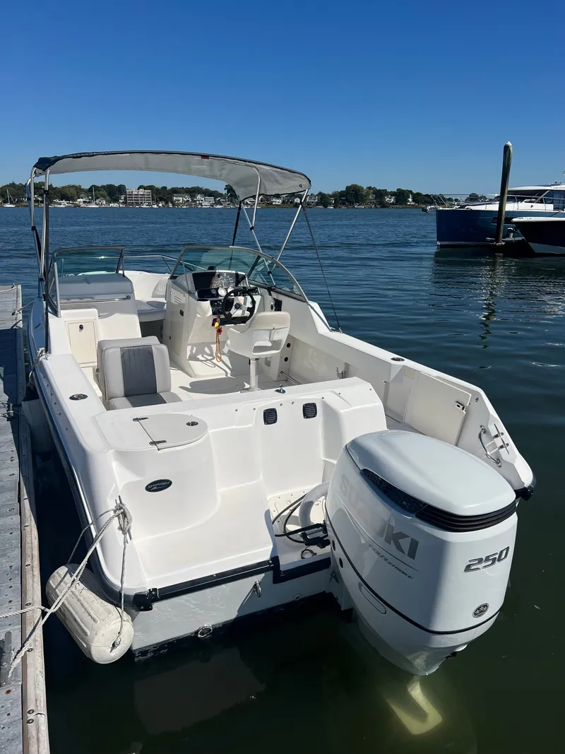 Slide: The Image of Boston Whaler 210 Ventura 2004 - 8