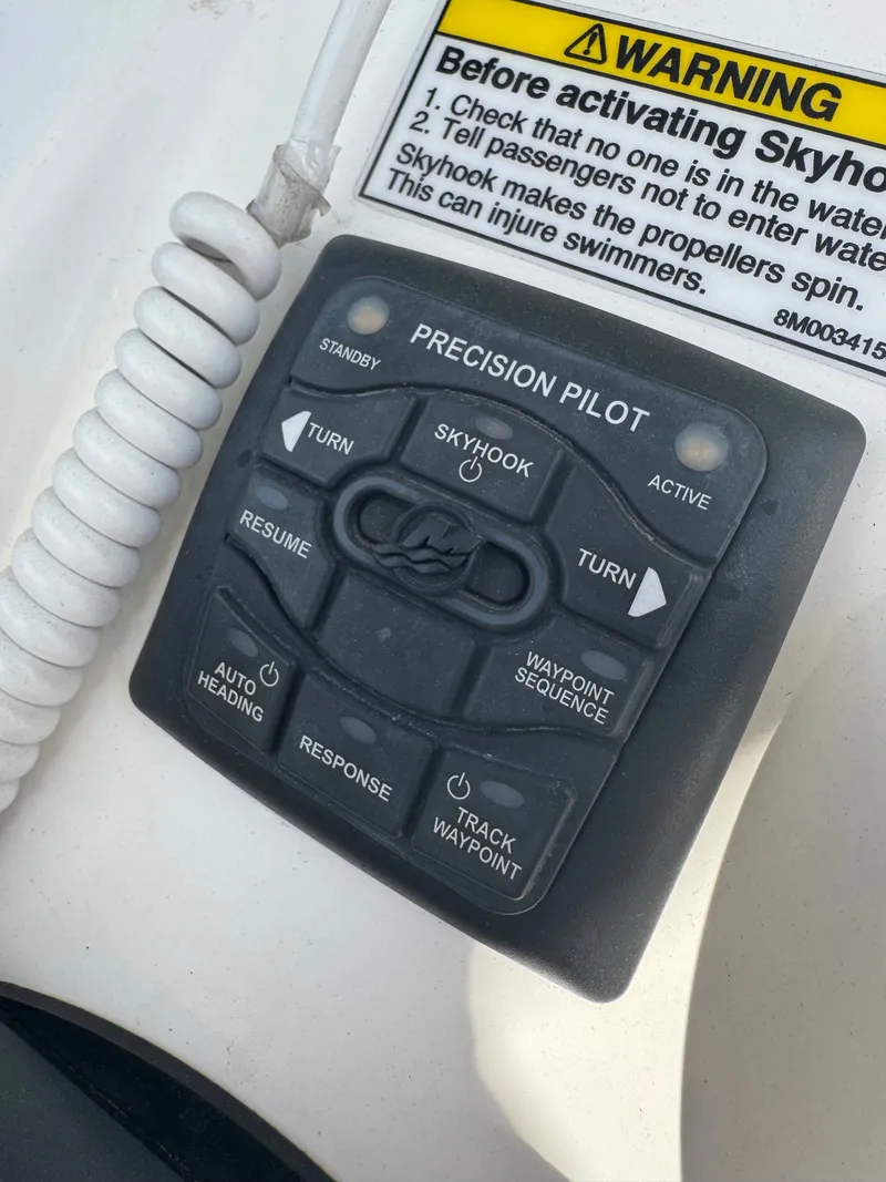 Slide: The Image of Boston Whaler 280 Outrage 2014 - 48