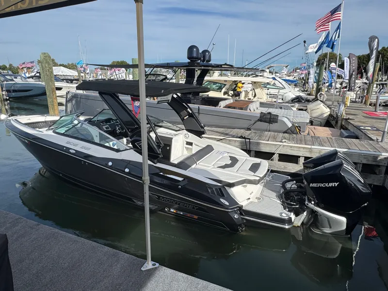 Slide: The Image of Monterey 305SS Super Sport 2021 - 2