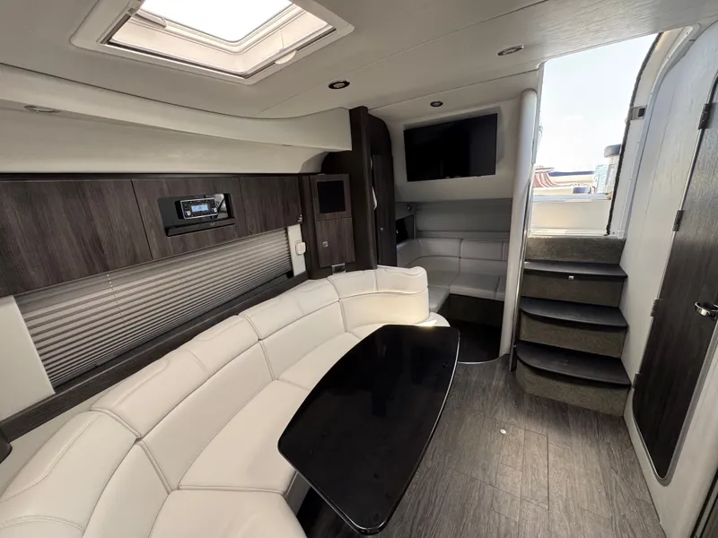 Slide: The Image of Formula 37 Performance Cruiser 2021 - 4