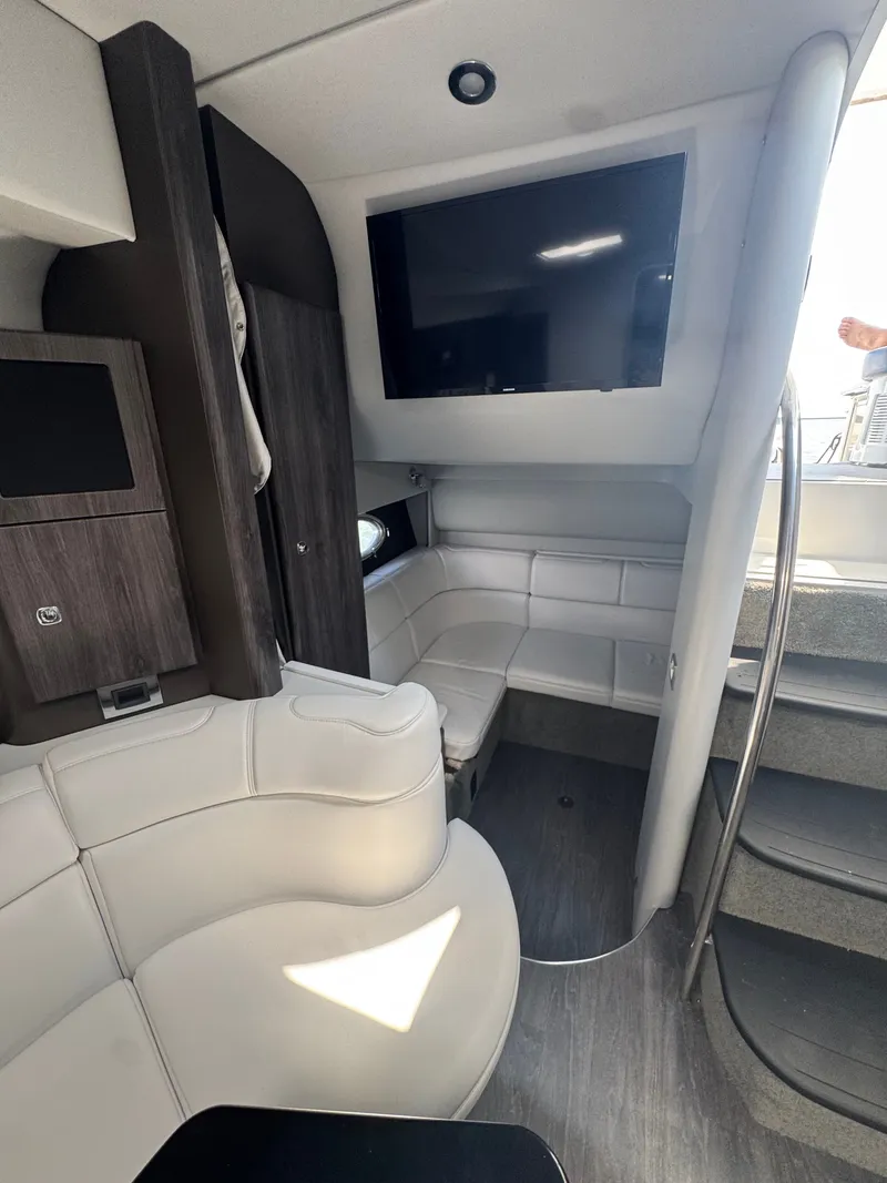 Slide: The Image of Formula 37 Performance Cruiser 2021 - 5