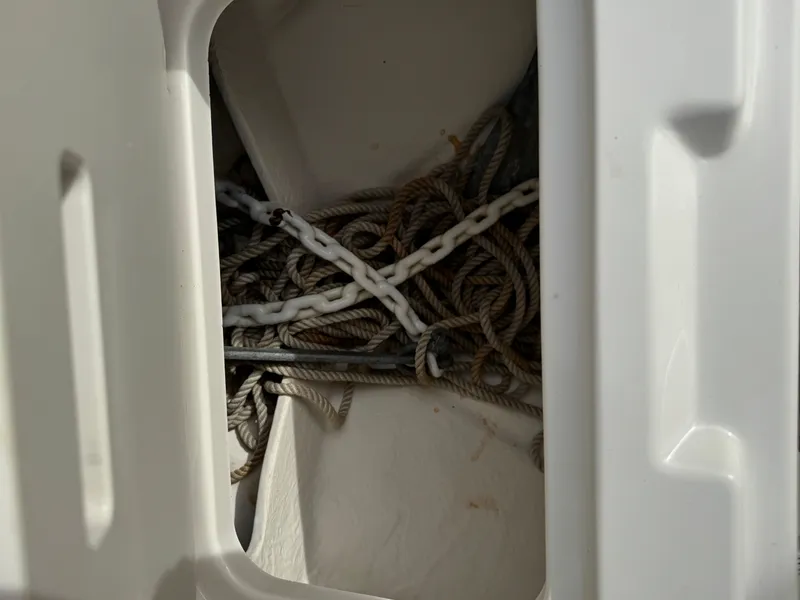 Slide: The Image of Sea Ray 220 Sundeck 2014 - 23