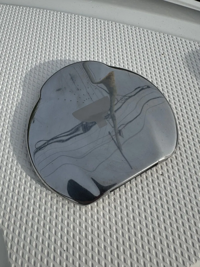 Slide: The Image of Sea Ray 220 Sundeck 2014 - 24