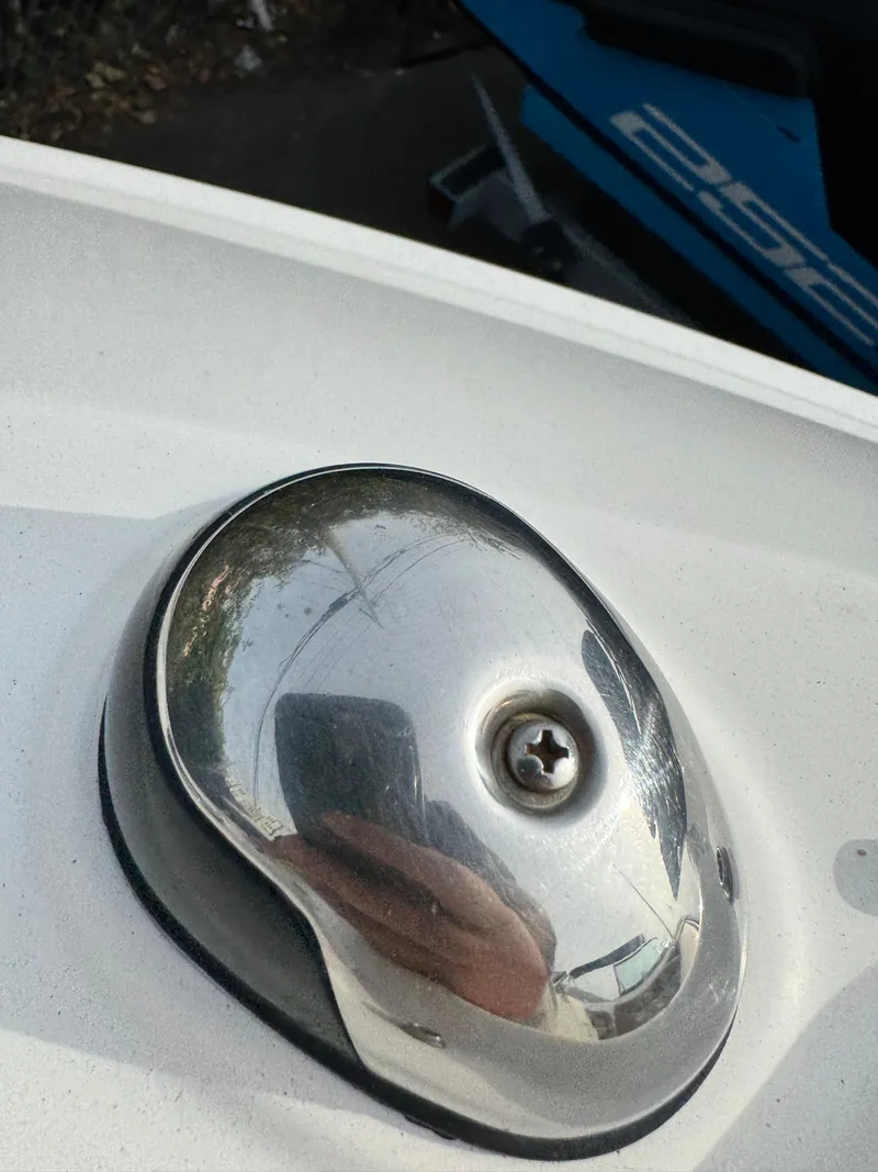 Slide: The Image of Sea Ray 220 Sundeck 2014 - 25