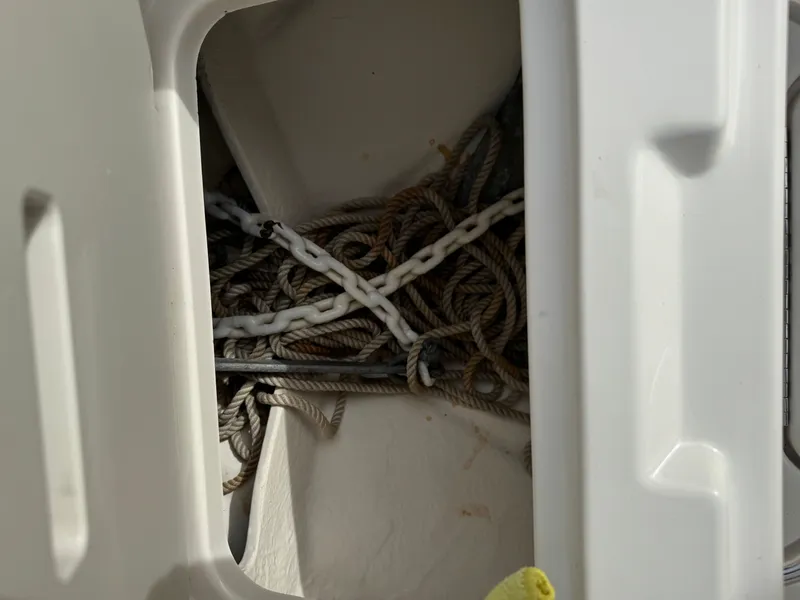 Slide: The Image of Sea Ray 220 Sundeck 2014 - 28