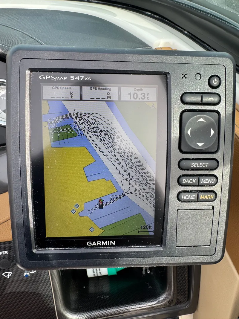 Slide: The Image of Sea Ray 220 Sundeck 2014 - 3