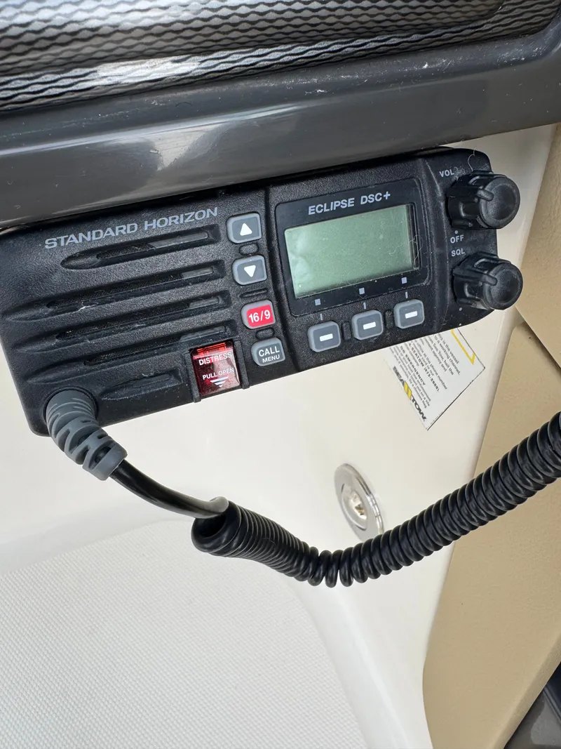 Slide: The Image of Sea Ray 220 Sundeck 2014 - 38