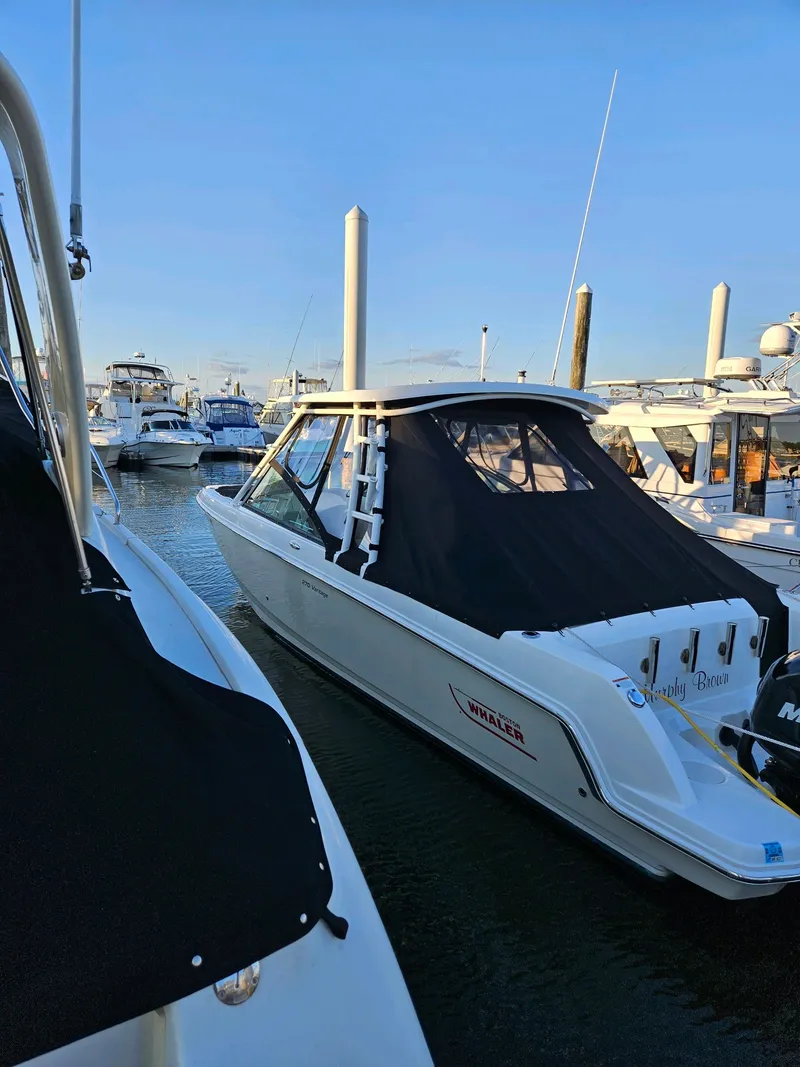 Slide: The Image of Boston Whaler 270 Vantage 2017 - 10