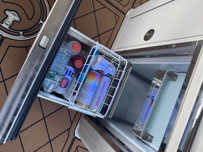 Slide: The Image of Boston Whaler 270 Vantage 2017 - 16