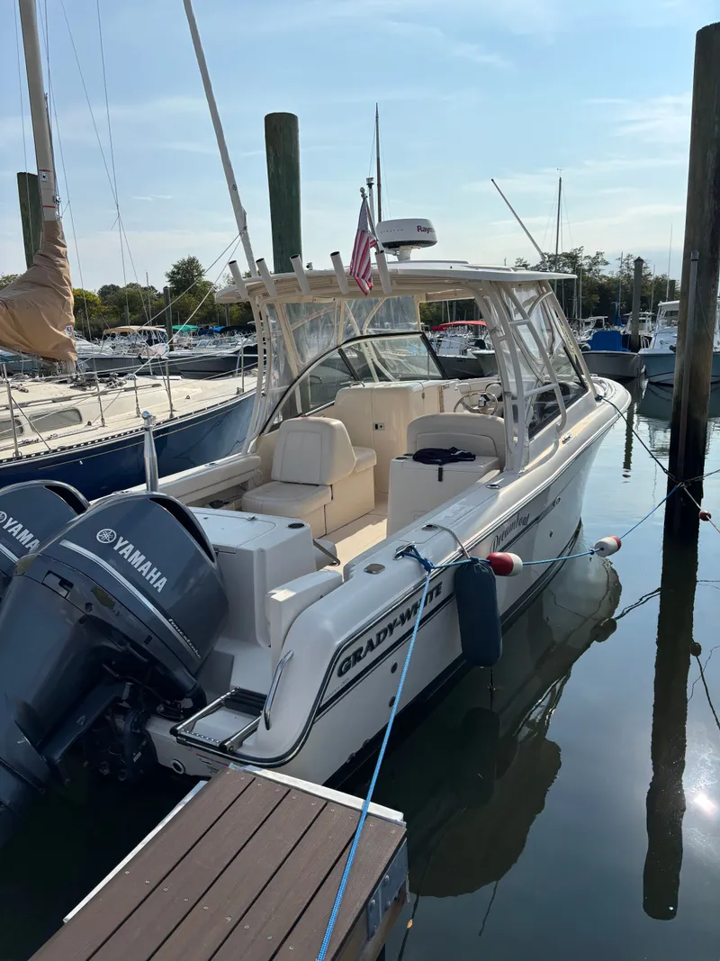 Slide: The Image of Grady-White Freedom 285 2015 - 18