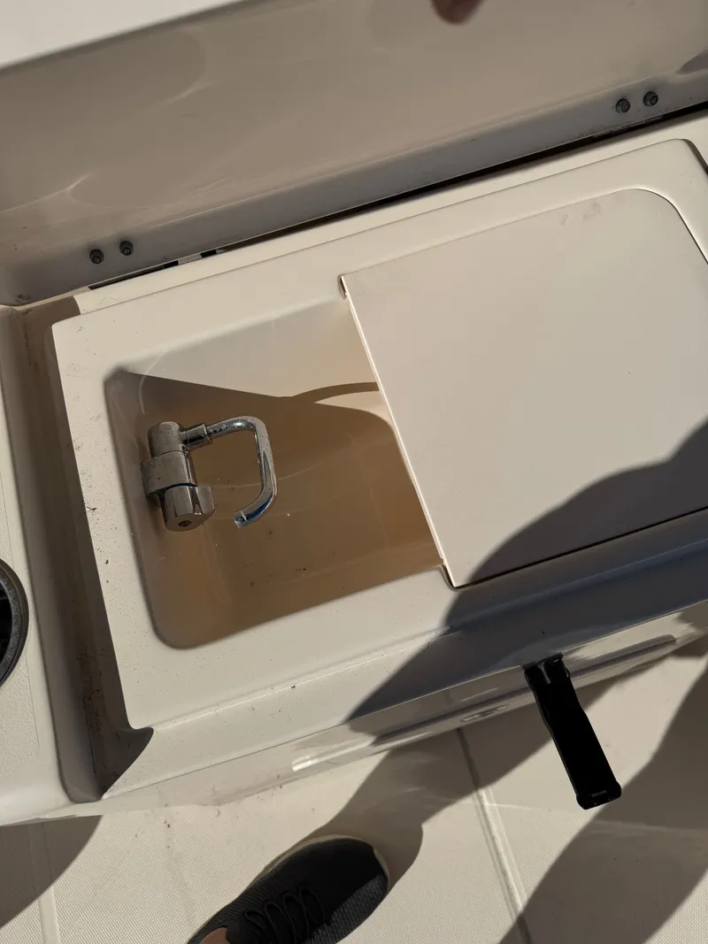 Slide: The Image of Grady-White Freedom 285 2015 - 27