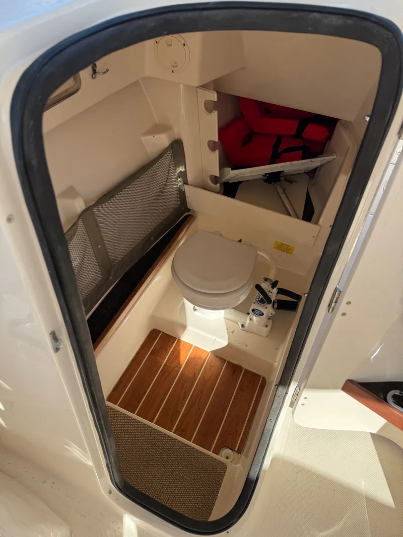 Slide: The Image of Grady-White Freedom 285 2015 - 28