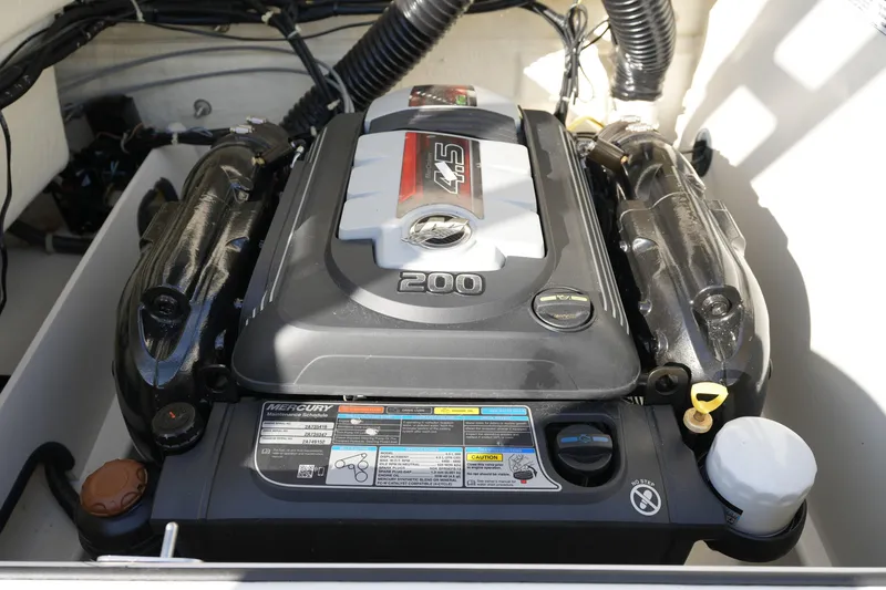 Slide: The Image of Engine of 2023 Bayliner VR5 Bowrider I/O, showcasing Mercury 4.5L 200 horsepower. - 18