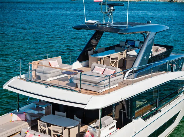 Slide: The Image of Prestige 520S 2023 - 43