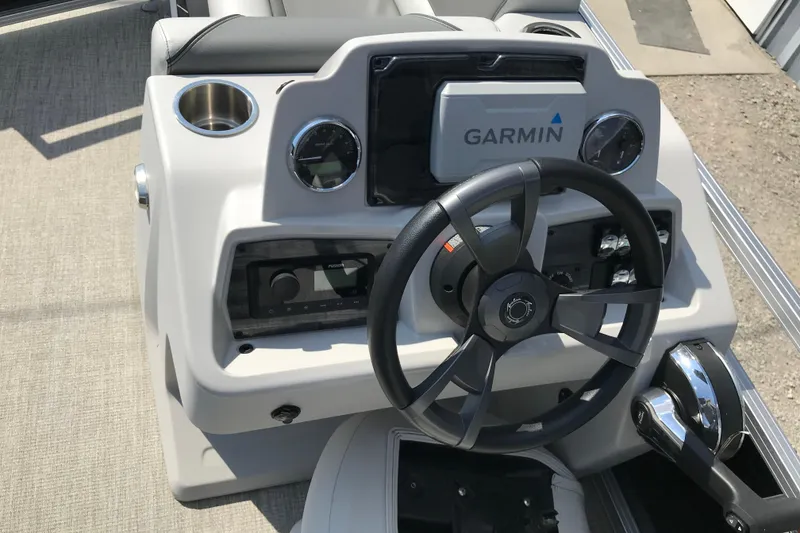 Slide: The Image of 2024 Avalon VENTURE FISH-N-CRUISE boat dashboard with Garmin navigation system. - 18