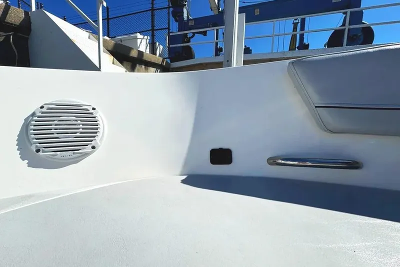 Slide: The Image of USB port on 2022 Bayliner VR6 Bowrider OB boat. - 18