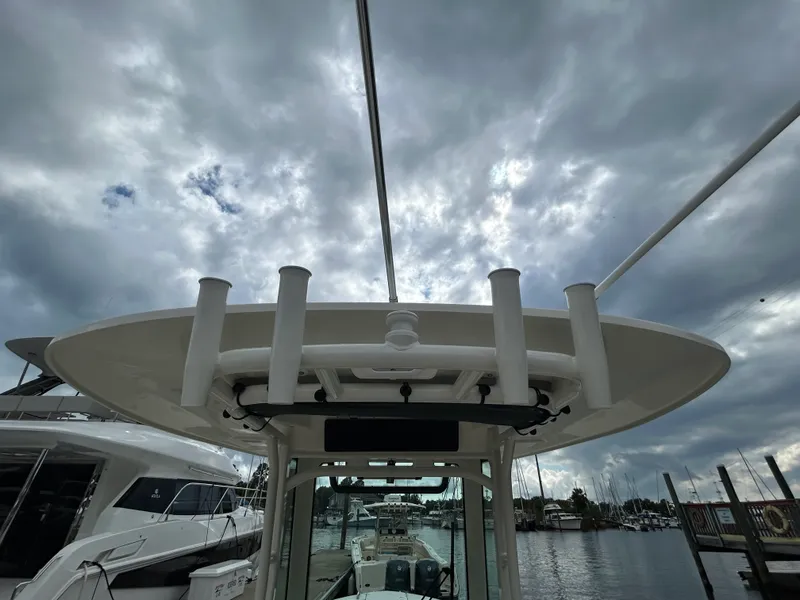 Slide: The Image of Boston Whaler 280 Dauntless 2026 - 14