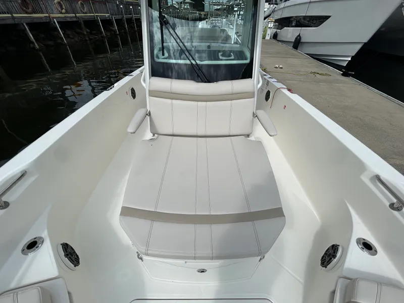 Slide: The Image of Boston Whaler 280 Dauntless 2026 - 17