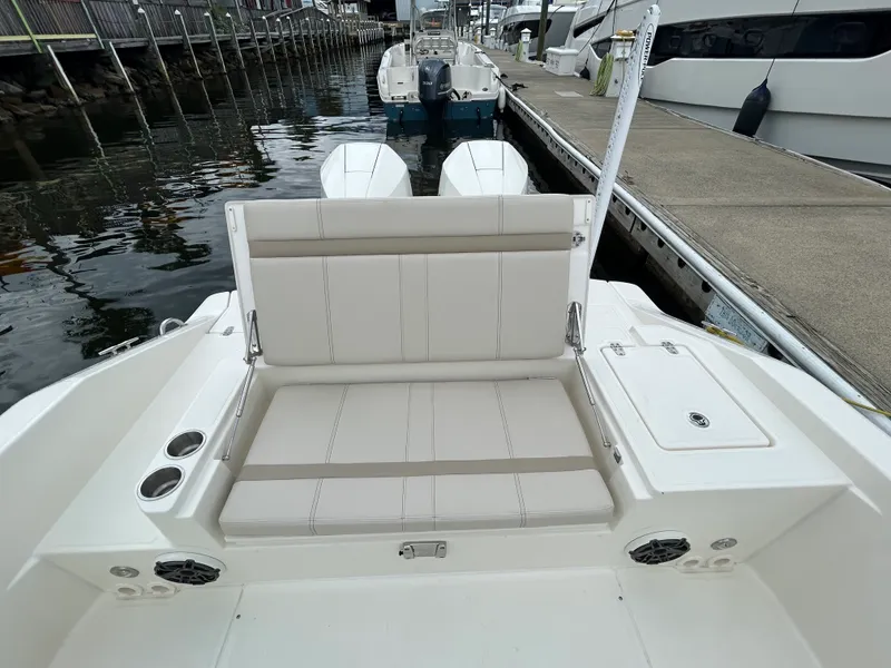 Slide: The Image of Boston Whaler 280 Dauntless 2026 - 7