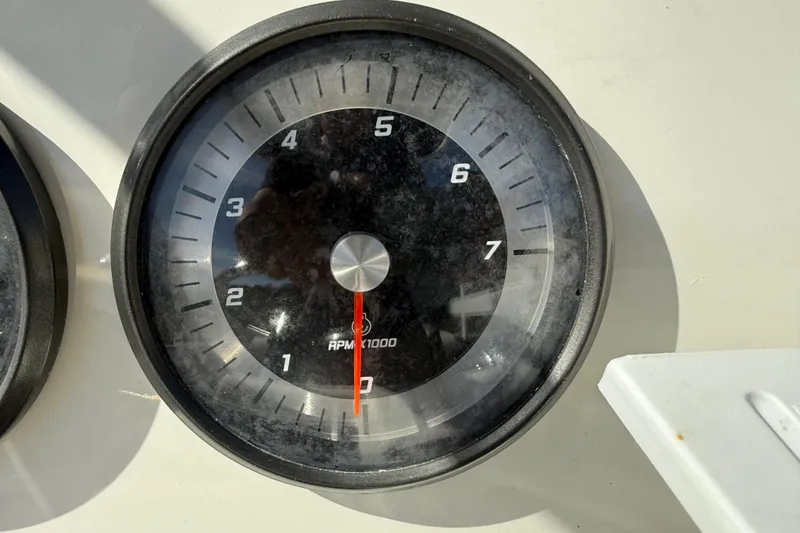 Slide: The Image of Tachometer of 2022 Bayliner Trophy T18Bay showing RPM x1000. - 20