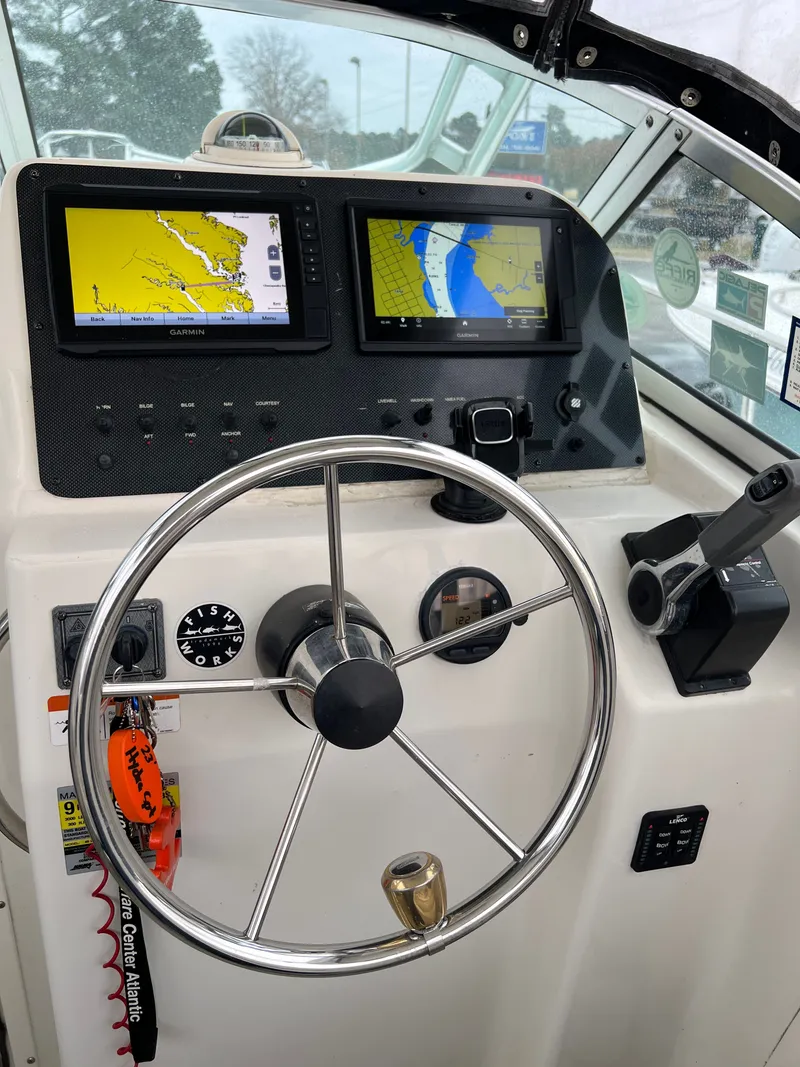 Slide: The Image of Hydra-Sports Lightning 230 WA 2004 - 11