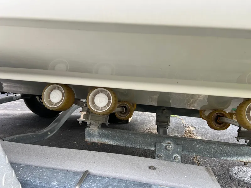 Slide: The Image of Underside of a 2004 Hydra-Sports Lightning 230 WA boat on trailer. - 33