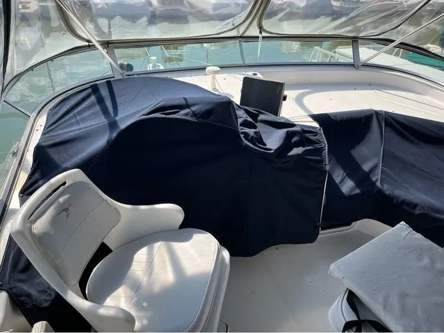 Slide: The Image of Bayliner 3988 Command Bridge Motoryacht 1999 - 12