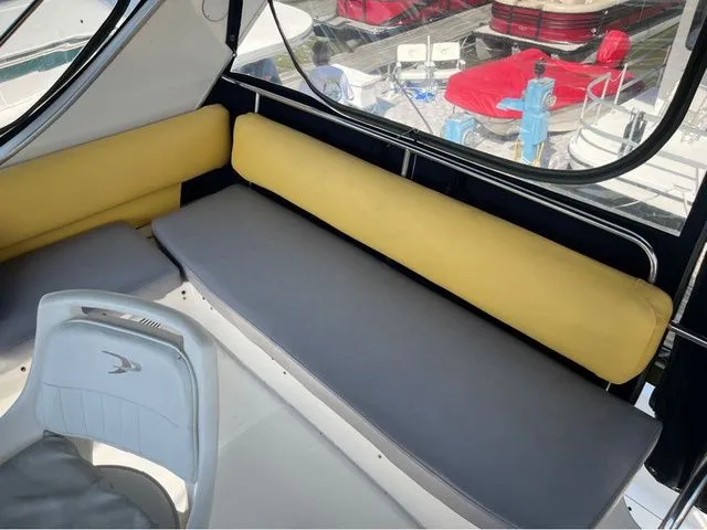 Slide: The Image of Bayliner 3988 Command Bridge Motoryacht 1999 - 14