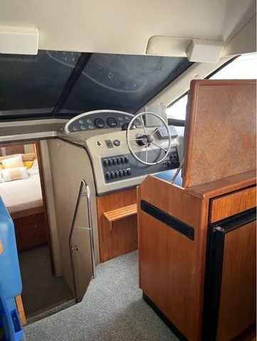 Slide: The Image of Bayliner 3988 Command Bridge Motoryacht 1999 - 5