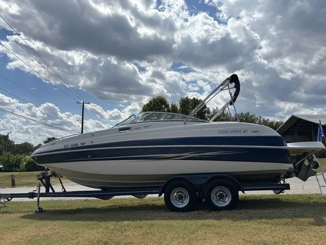 The Image of Four Winns 244 Fun Ship 2006 - 1