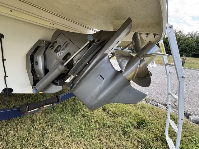 Slide: The Image of Four Winns 244 Fun Ship 2006 - 12