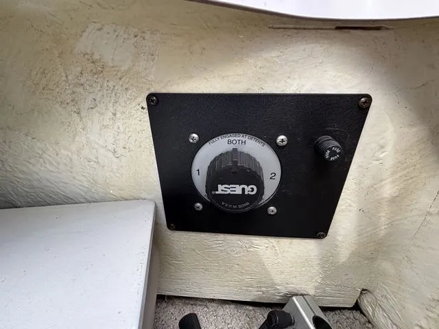 Slide: The Image of Four Winns 244 Fun Ship 2006 - 15