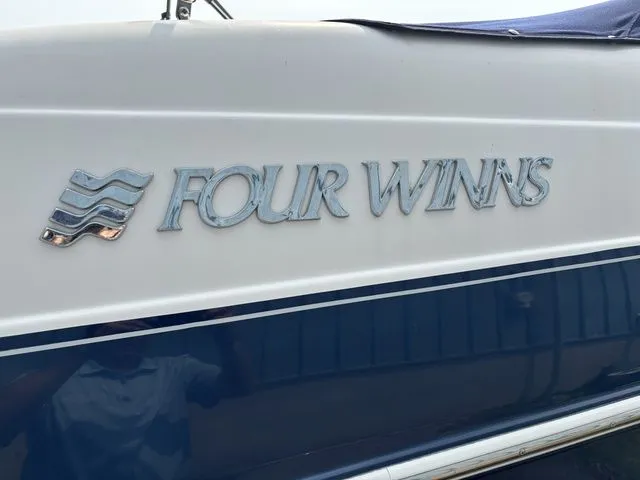 Slide: The Image of Four Winns 244 Fun Ship 2006 - 23