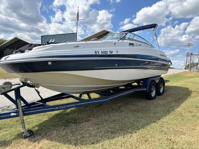 Slide: The Image of Four Winns 244 Fun Ship 2006 - 4