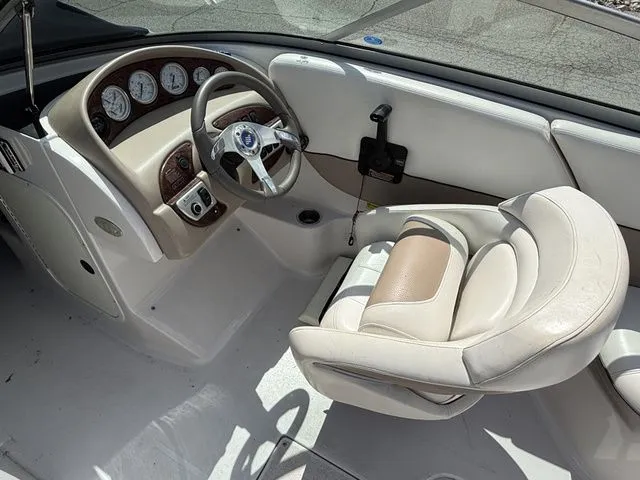 Slide: The Image of Four Winns 244 Fun Ship 2006 - 6